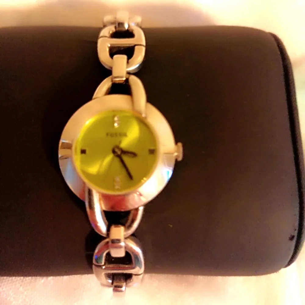 Fossil silver tone bracelet watch lime green rhinestone dial